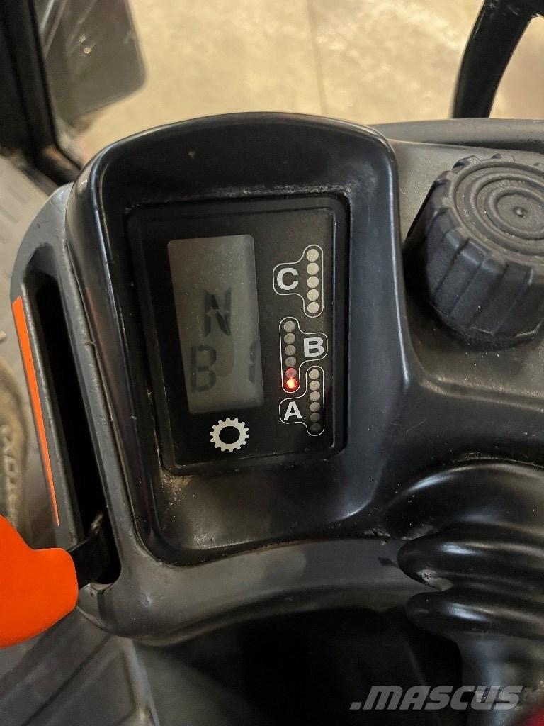 New Holland 8160 Traktori