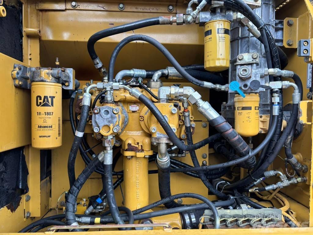 CAT 325 CL Bageri guseničari