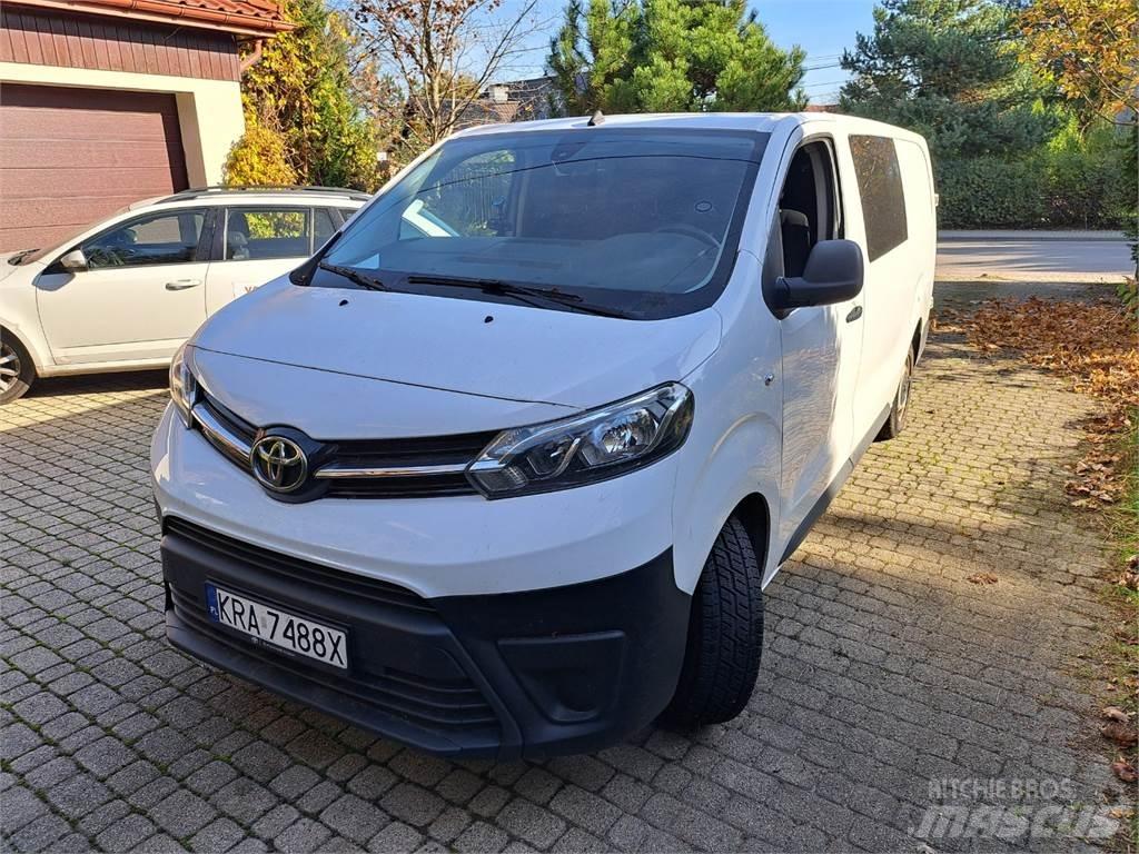 Toyota PROACE Automobili