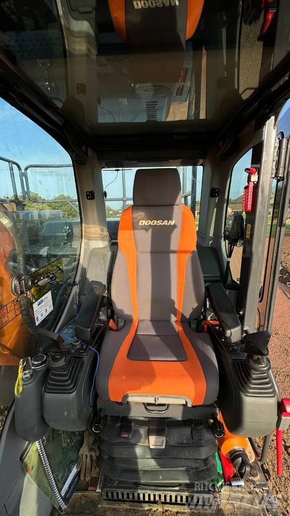 Doosan DX140LC-5 Bageri guseničari