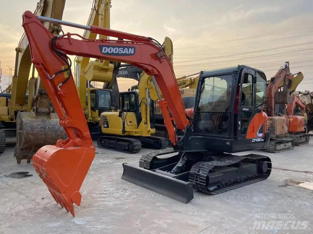 Doosan DX60 Bageri guseničari
