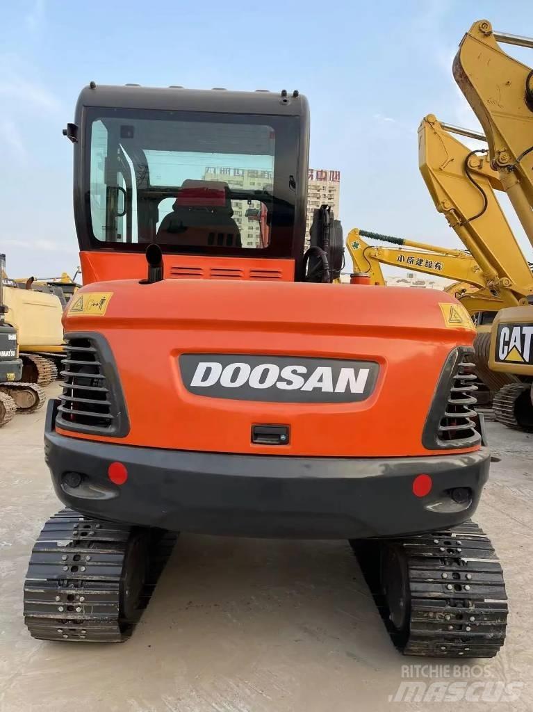 Doosan DX60 Bageri guseničari