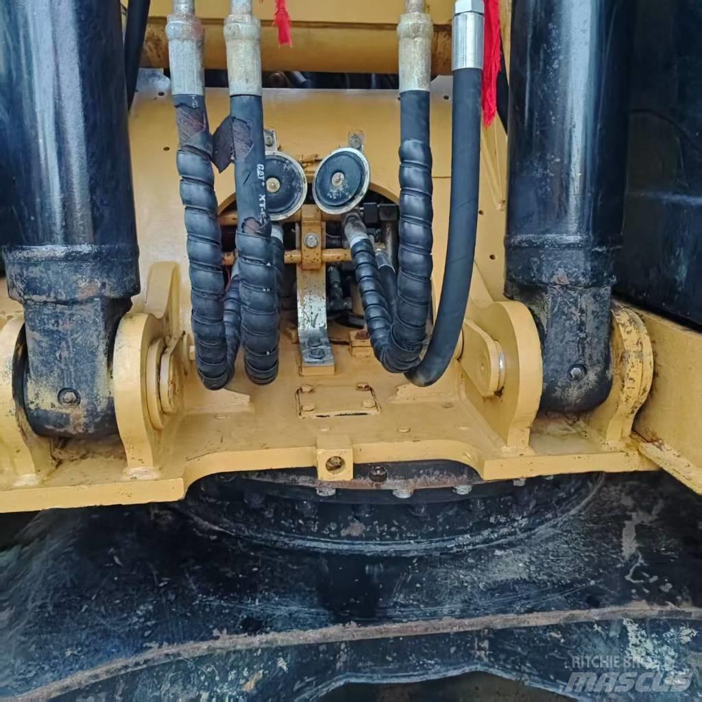 CAT 313 D Bageri guseničari