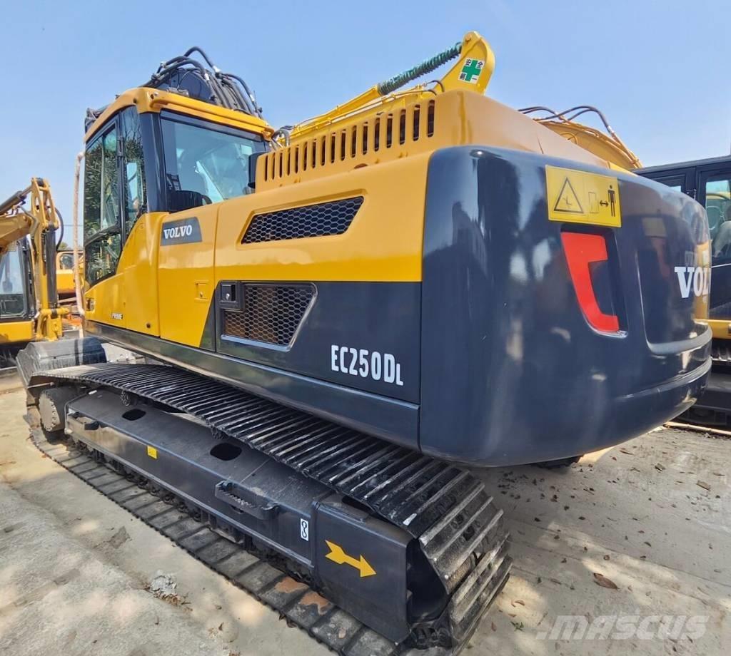Volvo EC 250 D L Bageri guseničari