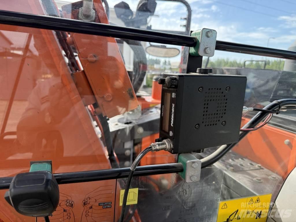 Hitachi ZX 135 US-6 Bageri guseničari