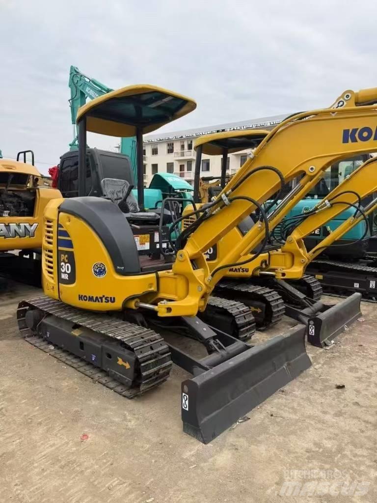 Komatsu 30 Bageri guseničari