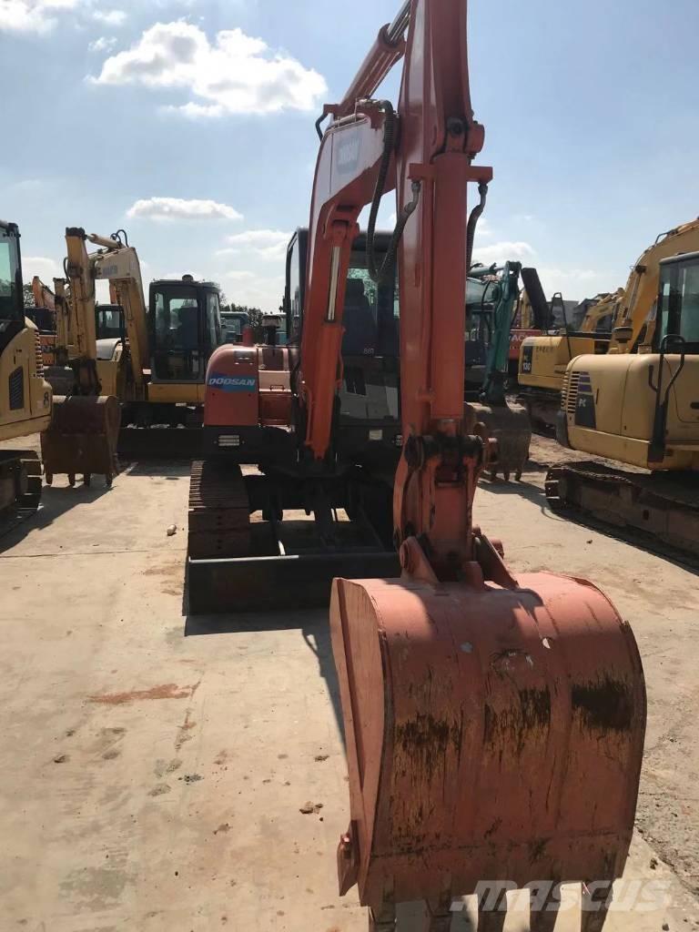 Doosan dx60 Bageri guseničari
