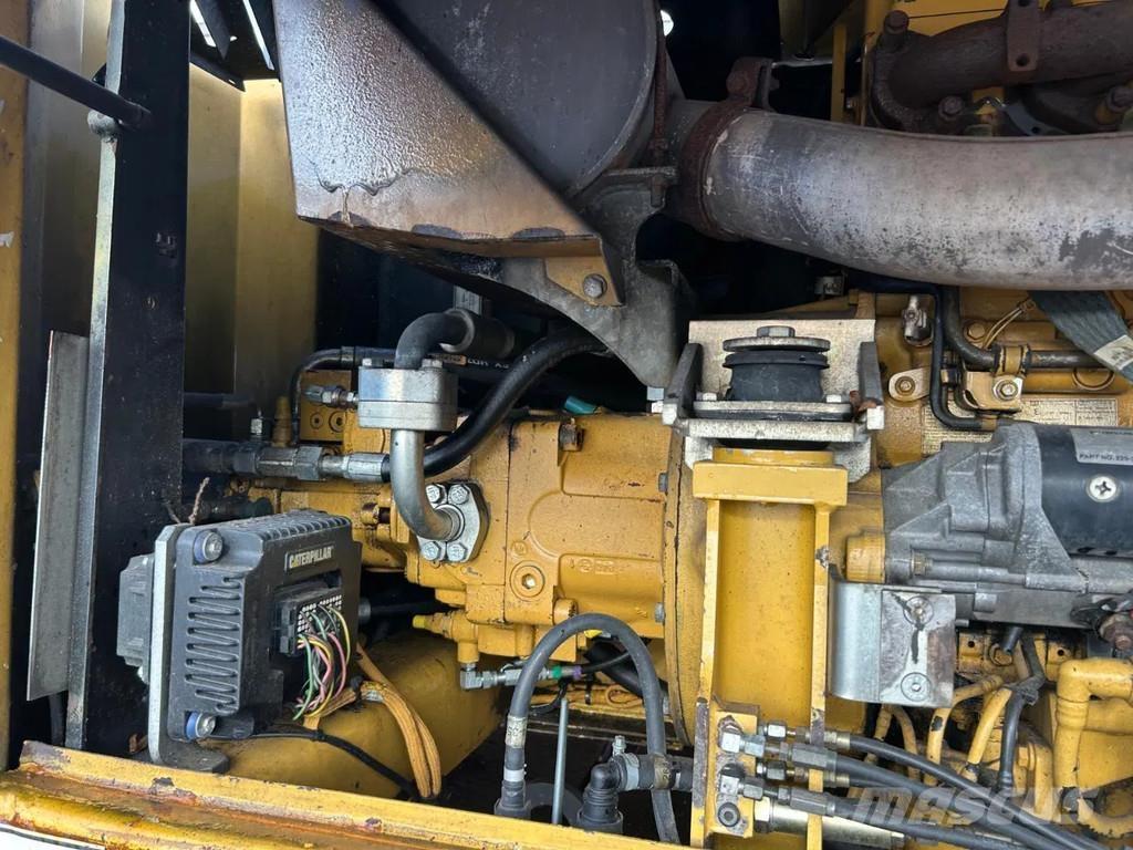 CAT M316D Bageri točkaši