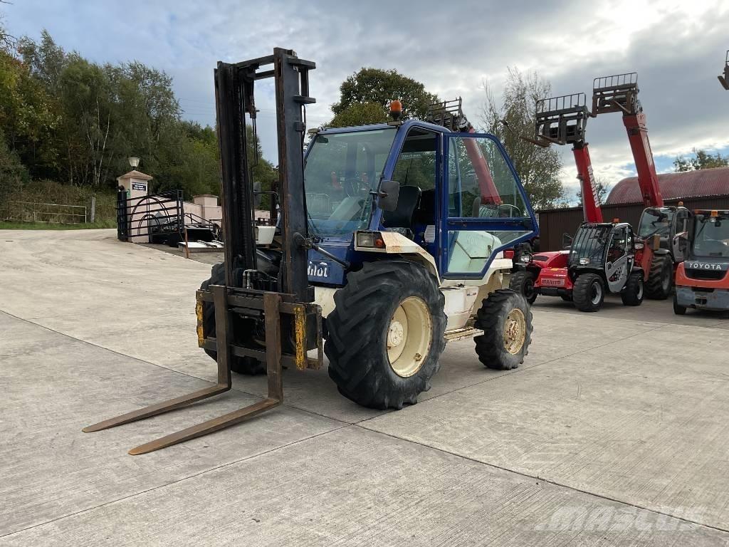 Manitou M 26.4 Vanterenski viljuškar