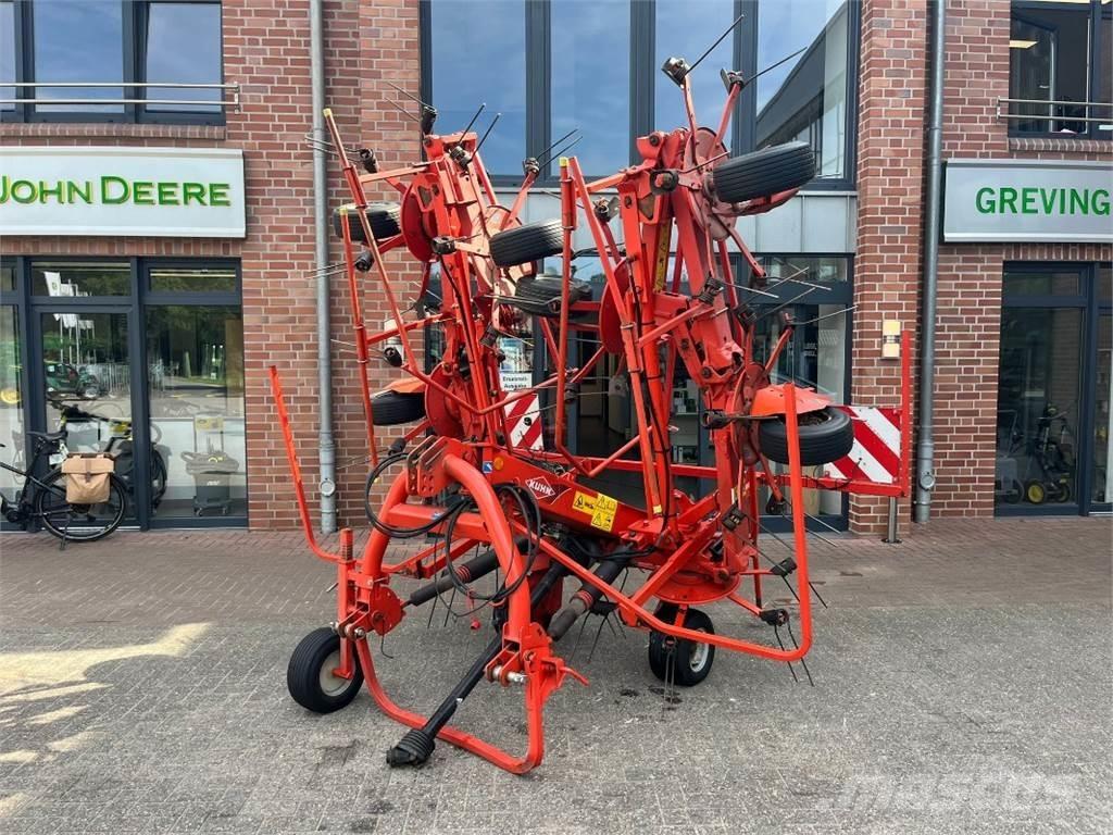Kuhn GF8702 defekt Okretači i sakupljači sena