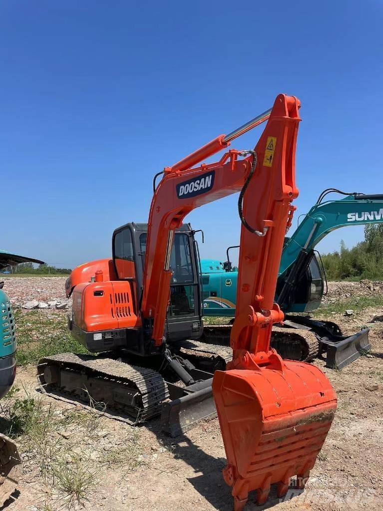 Doosan DX60 Bageri guseničari