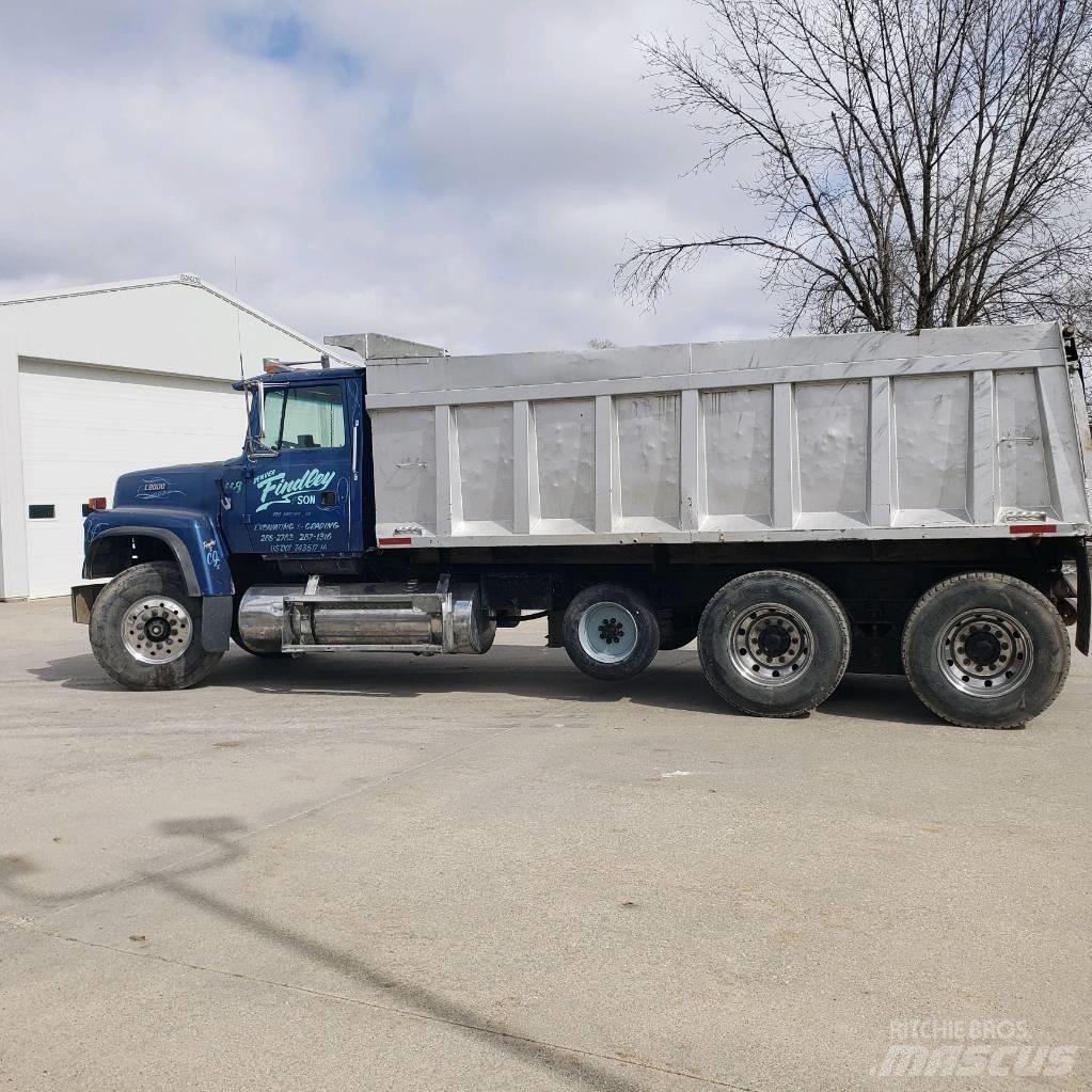 Ford L 9000 Kiperi kamioni