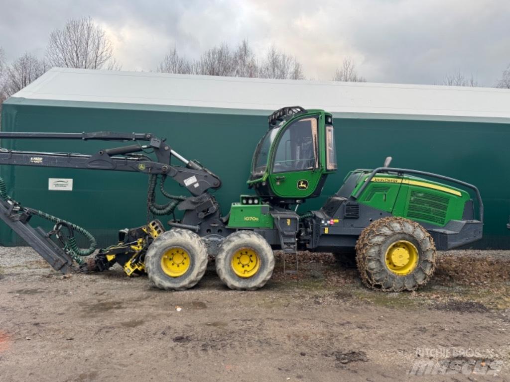John Deere 1070G Harversteri