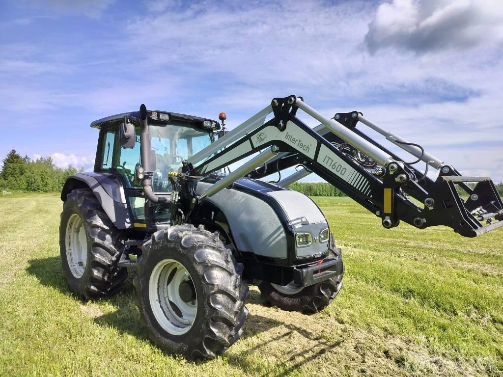 Valtra T120 Hitech Traktori