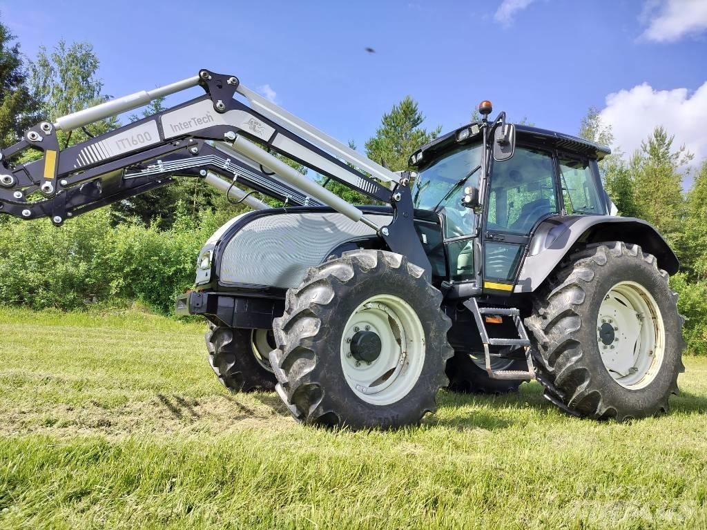 Valtra T120 Hitech Traktori