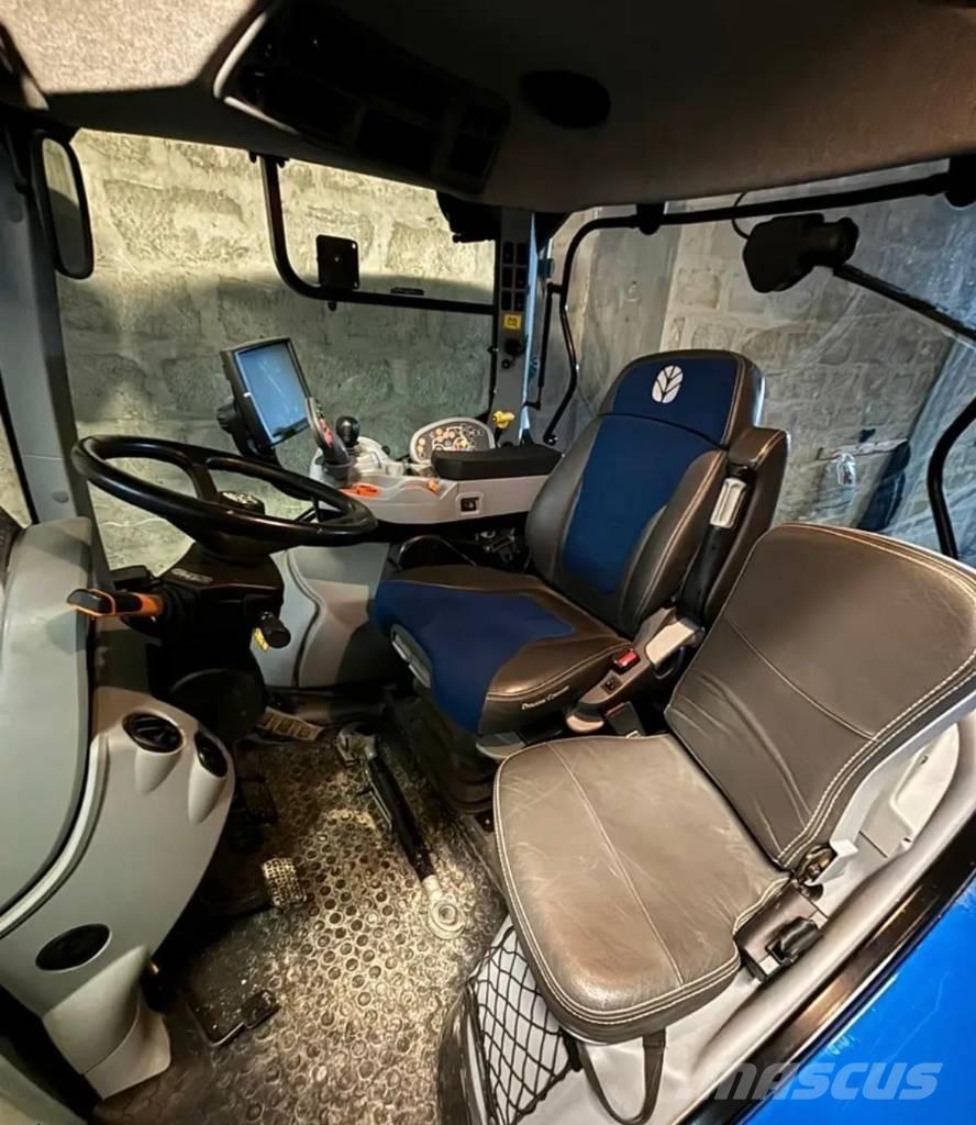 New Holland T 7.225 Traktori