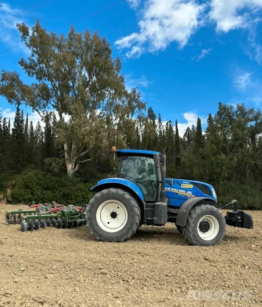 New Holland T 7.225 Traktori