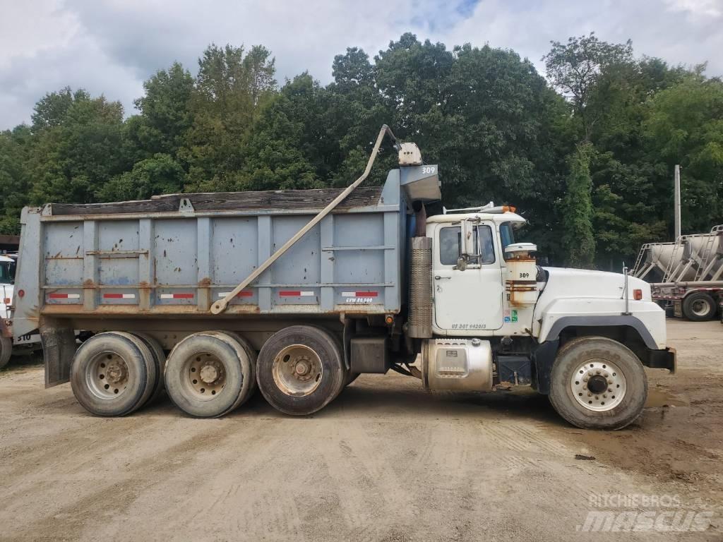 Mack RD688s Kiperi kamioni