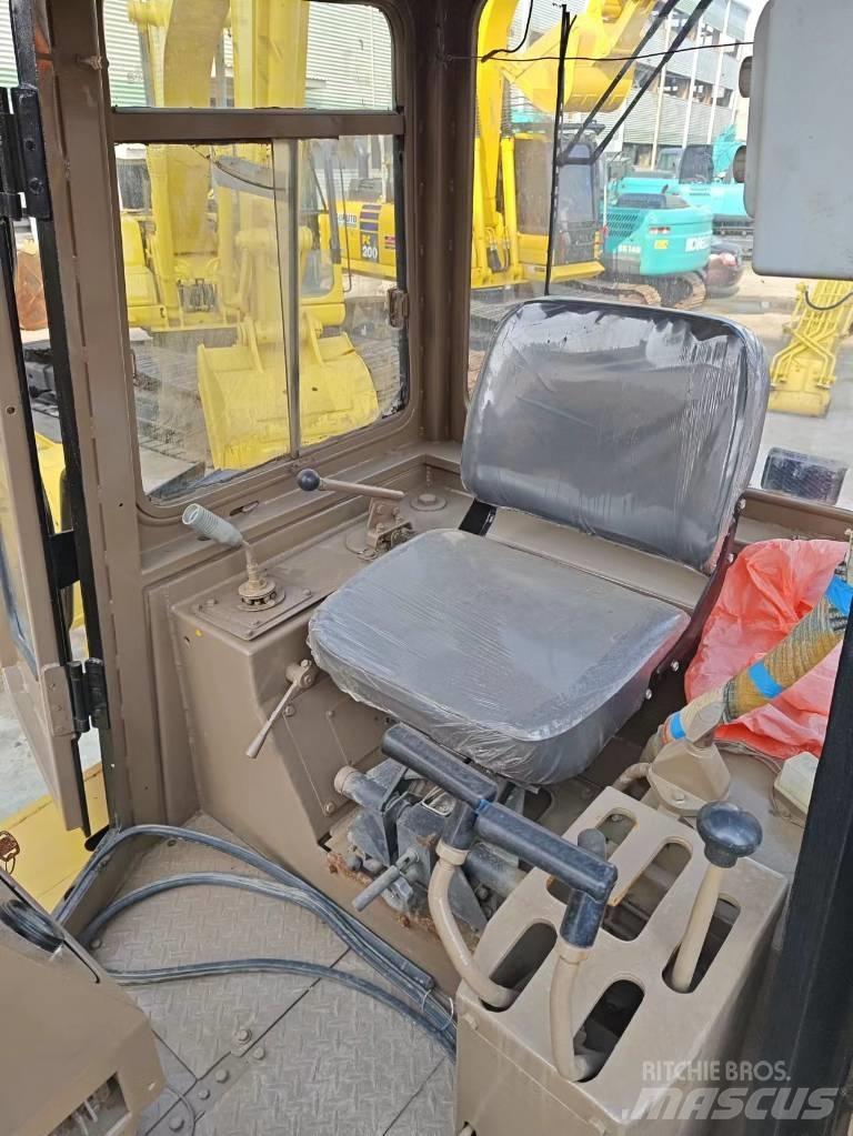 CAT D 6 G Buldožeri guseničari