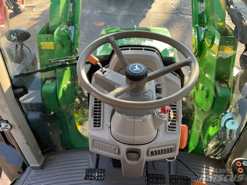 John Deere 6120 M Traktori