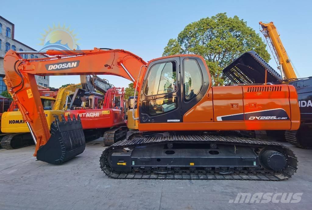Doosan DX 225 LC Bageri guseničari