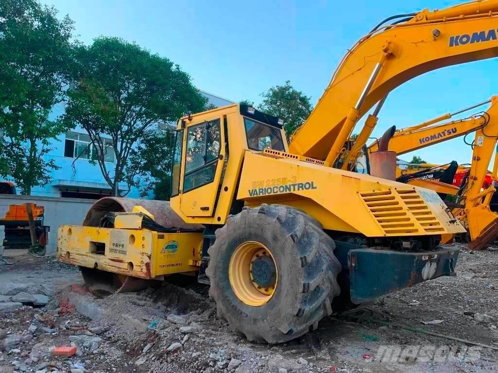 Bomag BW 225 D-3 Valjci sa duplim bubnjem