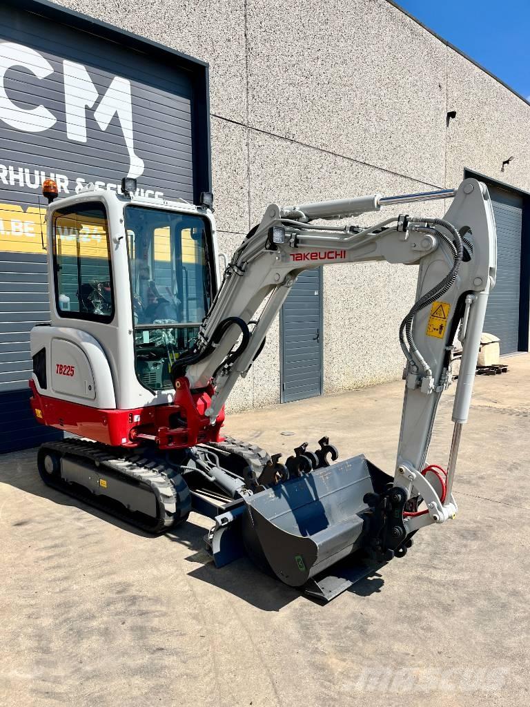Takeuchi TB 225 Mini bageri < 7t