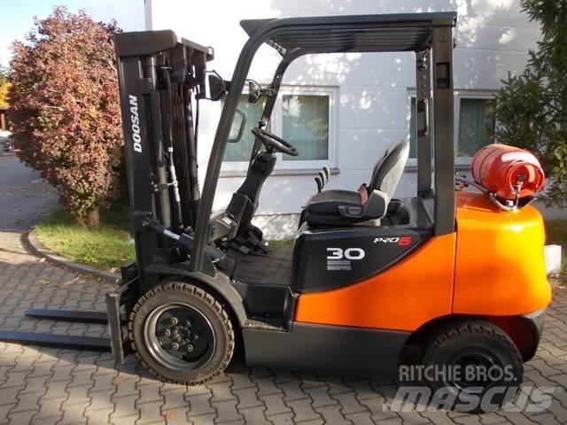 Doosan G 30 E Plinski viljuškari