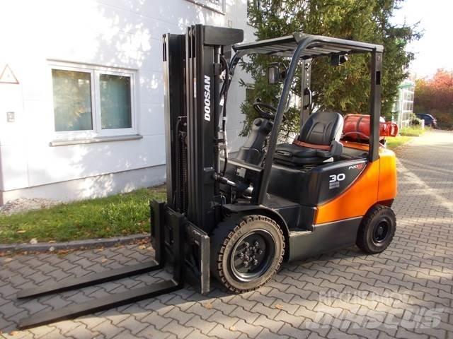 Doosan G 30 E Plinski viljuškari