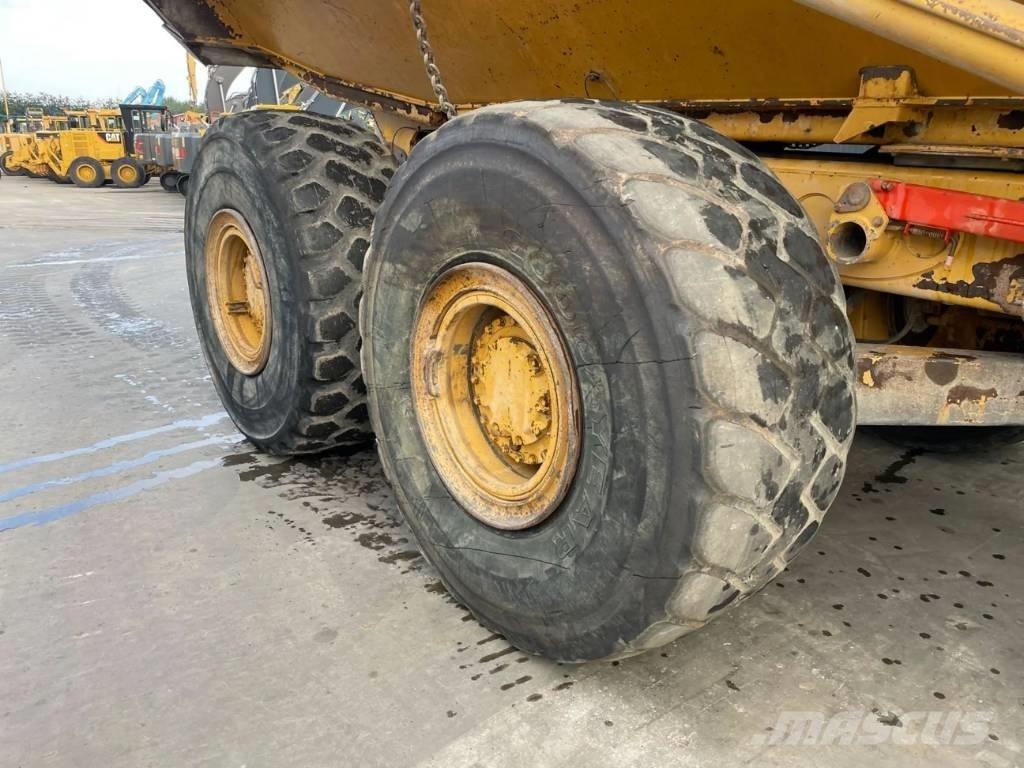 CAT 735 Zglobni damperi