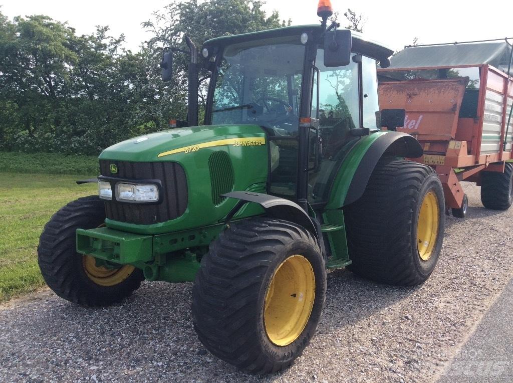 John Deere 5720 Traktori