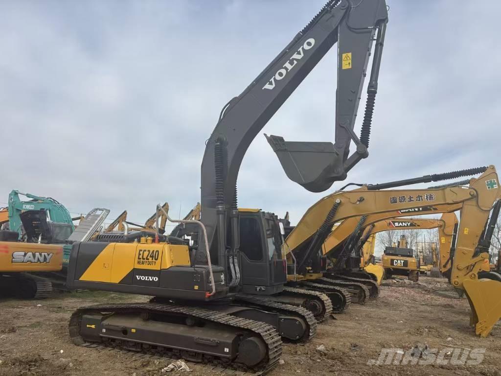 Volvo EC 240 Bageri guseničari
