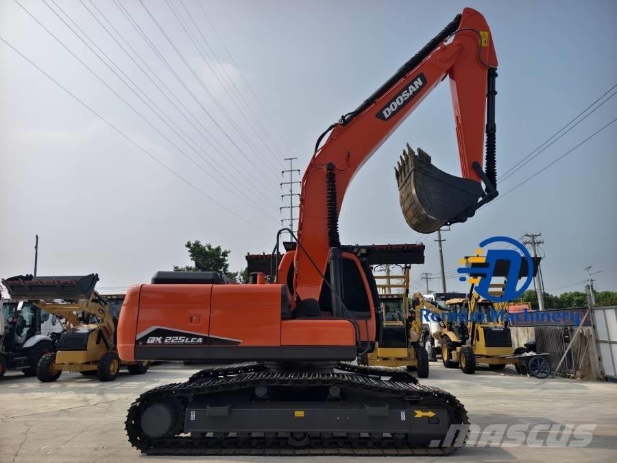 Doosan DX 225 LCA Bageri guseničari
