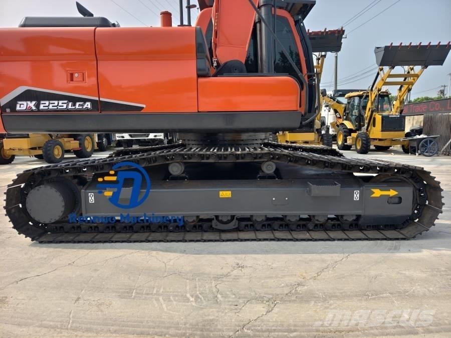 Doosan DX 225 LCA Bageri guseničari