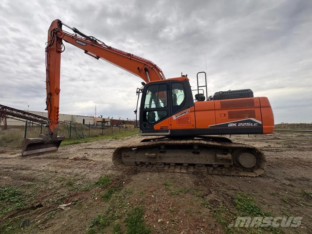 Doosan DX225LC Bageri guseničari