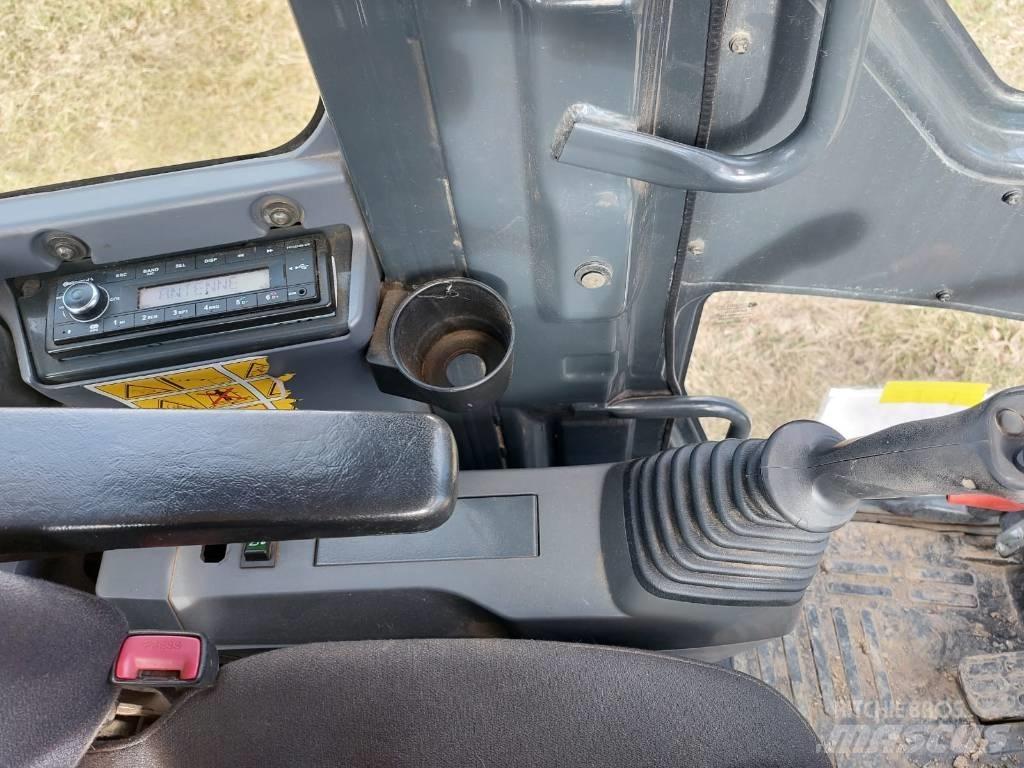 Komatsu PW 118 MR -8 Bageri točkaši