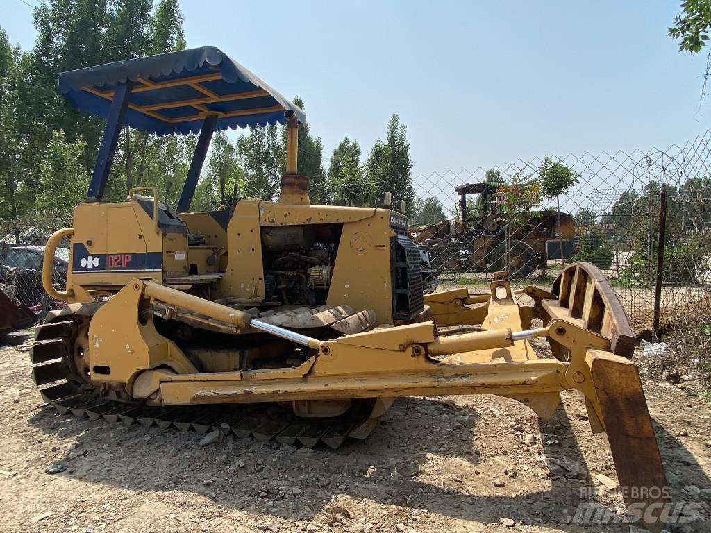 Komatsu D21P-6 Buldožeri guseničari