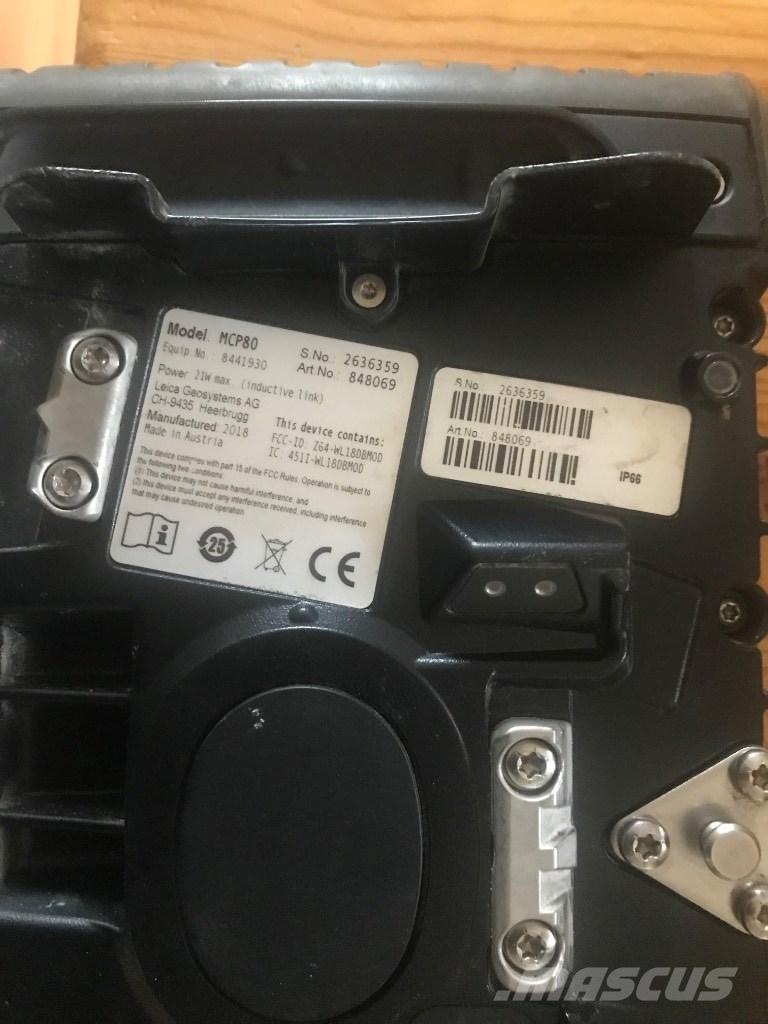 Hitachi ZX 135 US-7 Bageri guseničari