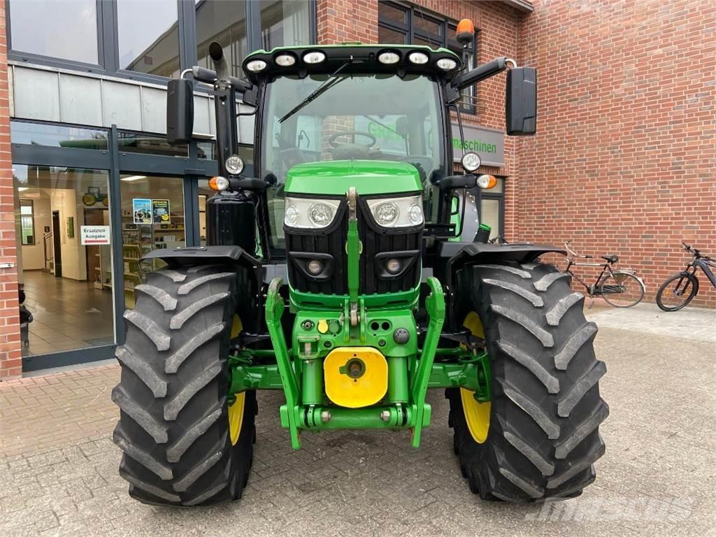 John Deere 6130R Traktori