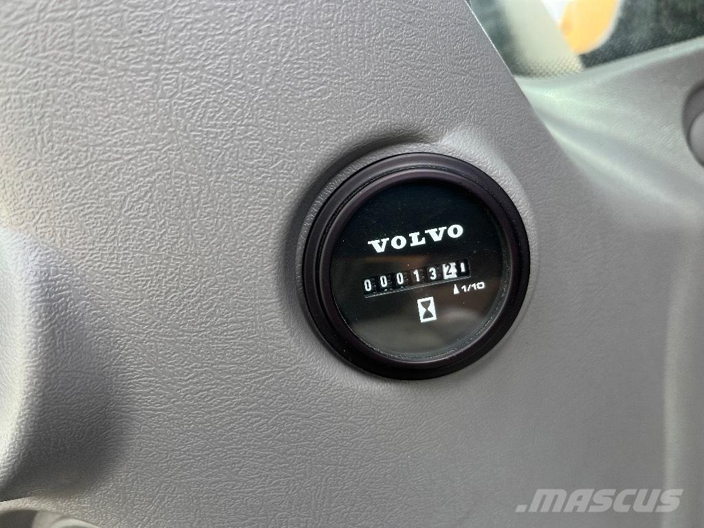 Volvo EC 300 D L Bageri guseničari