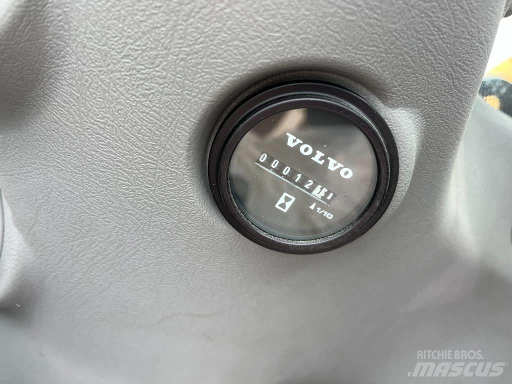 Volvo EC 300 D L Bageri guseničari