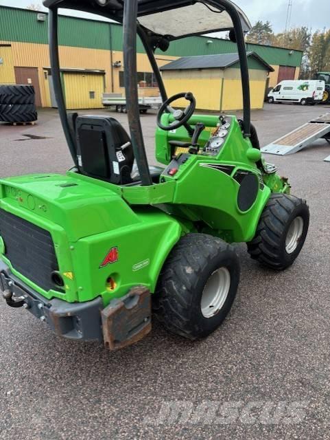 Avant 528 Traktori