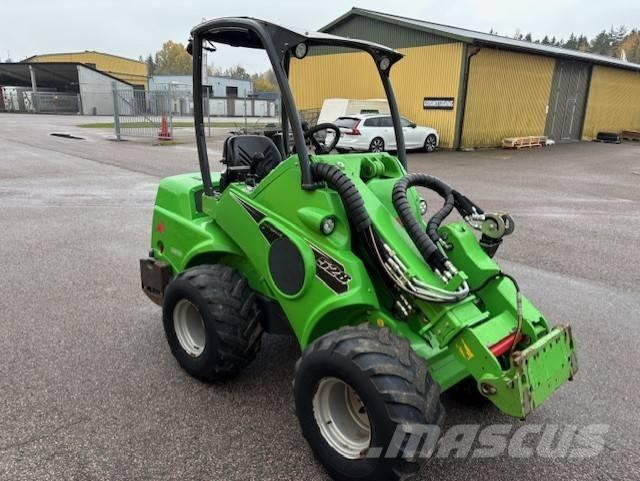 Avant 528 Traktori
