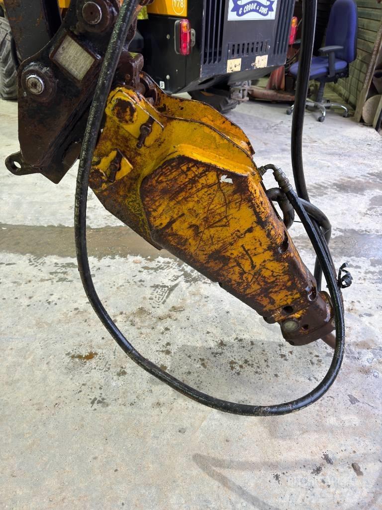 JCB breaker Čekići