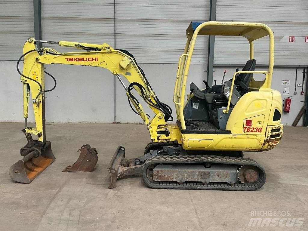 Takeuchi TB 230 Mini bageri < 7t