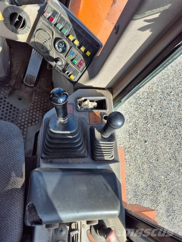 Hitachi FR 130 Utovarivači na točkove