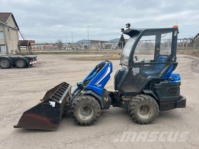 Multione 8.4 SD Mini utovarivači