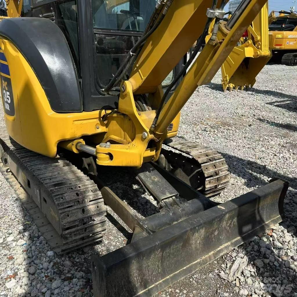 Komatsu 35 Bageri guseničari