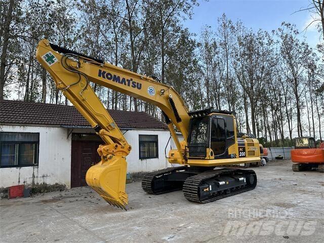 Komatsu PC200-8 Bageri guseničari
