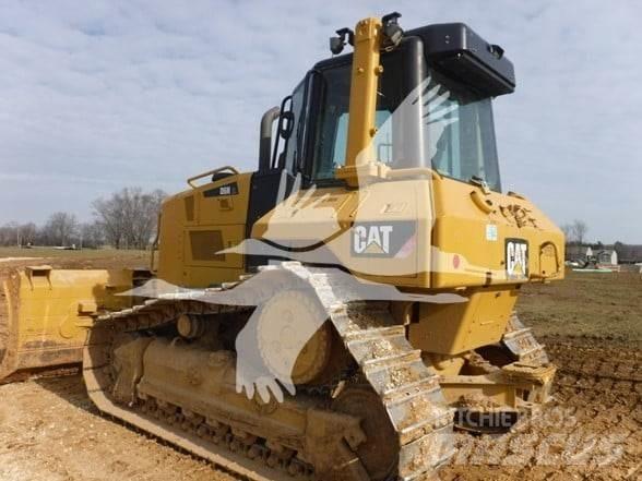 CAT D6N XL Buldožeri guseničari